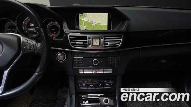 Mercedes-Benz E-Class 2016 — photo 15