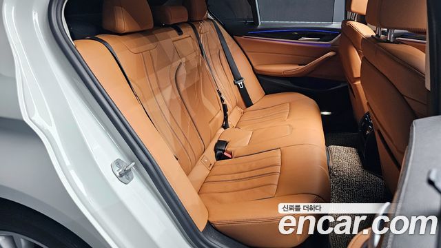 BMW 5-Series 2023 — photo 12