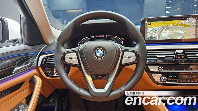 BMW 5-Series 2023 — photo 13