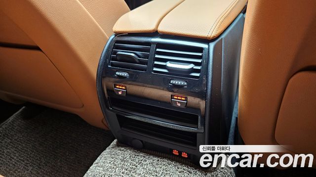 BMW 5-Series 2023 — photo 17