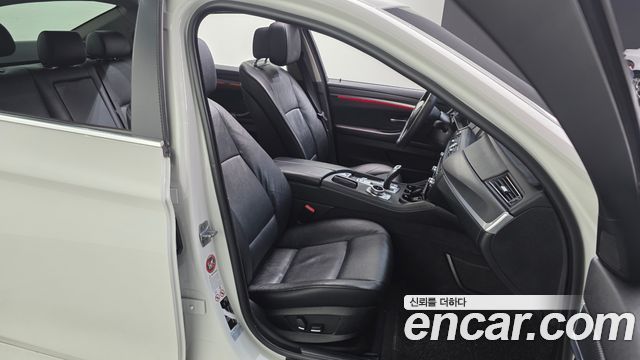 BMW 5-Series 2013 — photo 12