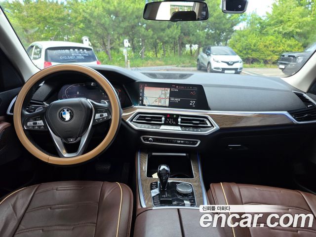 BMW X5 2019 — photo 11