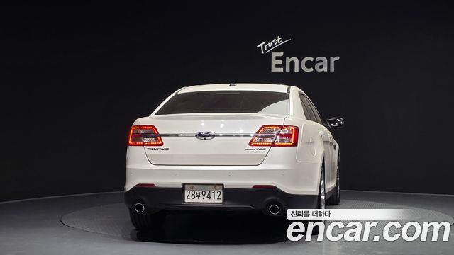 Ford Taurus 2017 — photo 4
