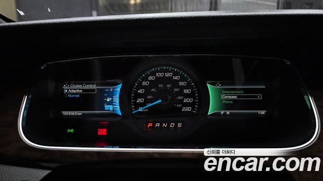 Ford Taurus 2017 — photo 8