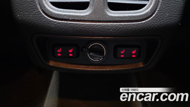 Ford Taurus 2017 — photo 19