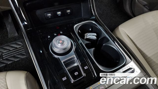 Kia Canival 2022 — photo 9