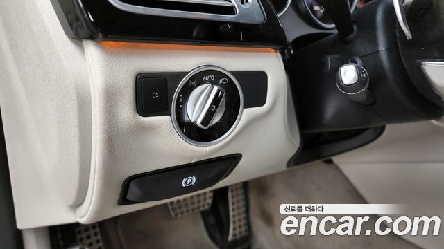 Mercedes-Benz CLS-Class 2015 — photo 16