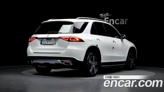 Mercedes-Benz GLE-Class 2020 — photo 2