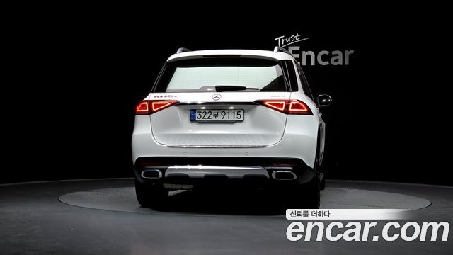 Mercedes-Benz GLE-Class 2020 — photo 4
