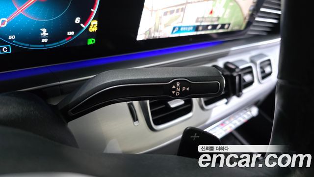 Mercedes-Benz GLE-Class 2020 — photo 9