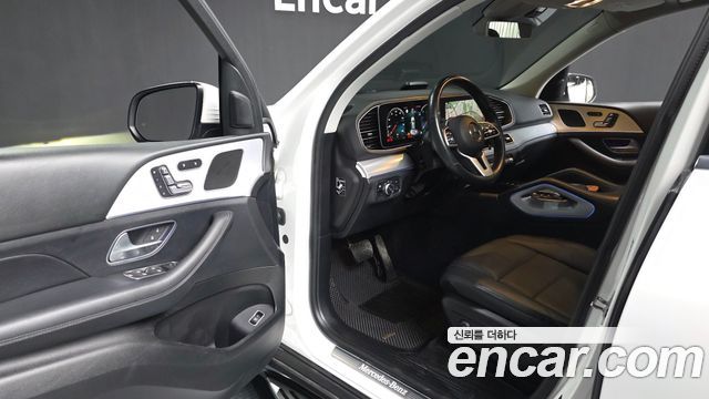 Mercedes-Benz GLE-Class 2020 — photo 10