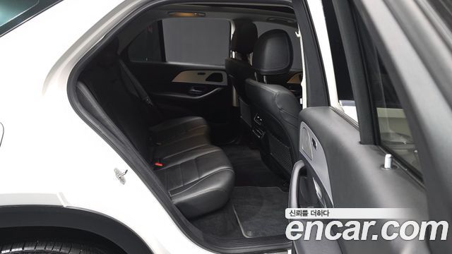 Mercedes-Benz GLE-Class 2020 — photo 12