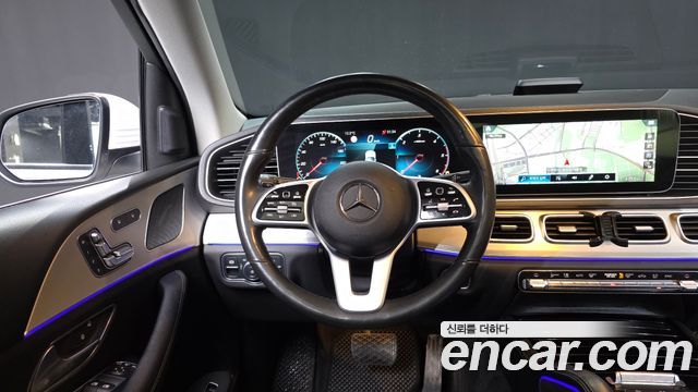 Mercedes-Benz GLE-Class 2020 — photo 13