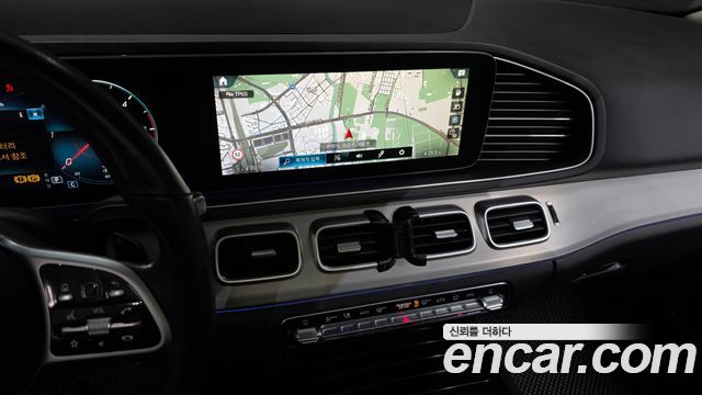 Mercedes-Benz GLE-Class 2020 — photo 14