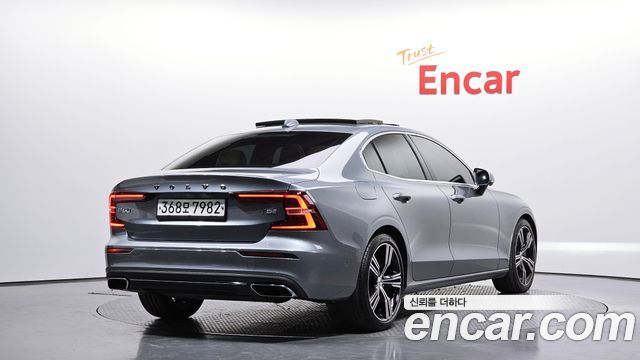 Volvo S60 2020 — photo 2