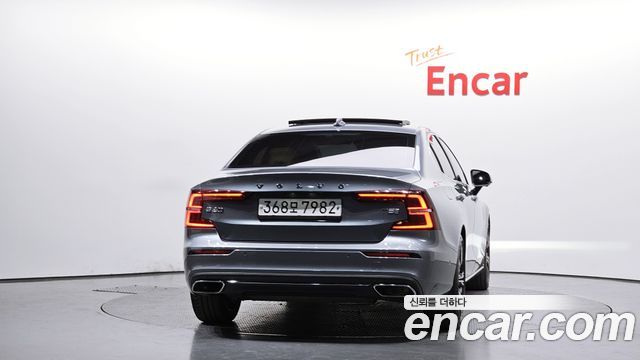 Volvo S60 2020 — photo 4