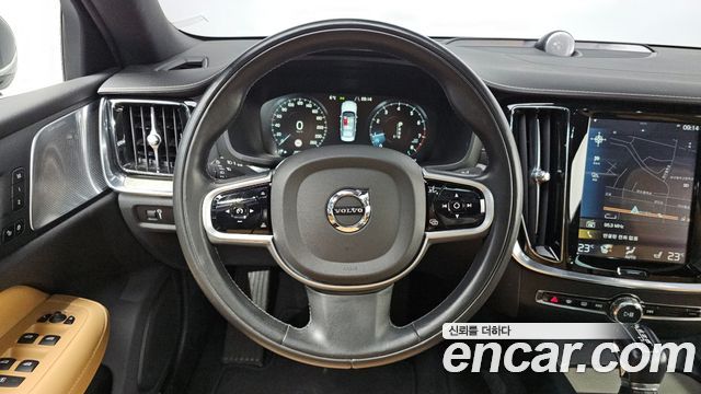 Volvo S60 2020 — photo 13