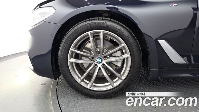 BMW 5-Series 2018 — photo 5