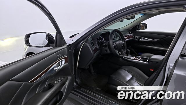 Infiniti Q70 2018 — photo 10