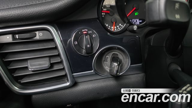 Porsche Panamera 2011 — photo 17