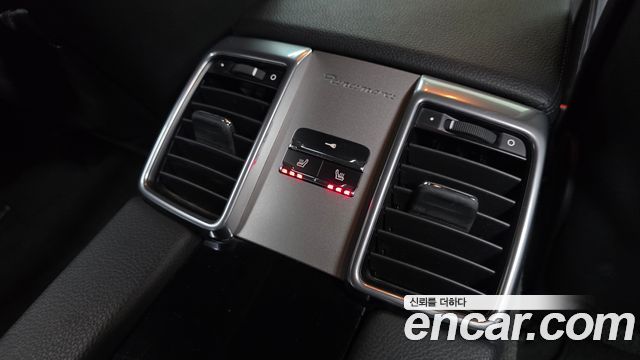 Porsche Panamera 2011 — photo 18