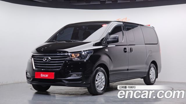 Hyundai Starex 2019 — photo 1