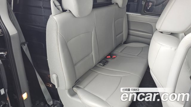 Hyundai Starex 2019 — photo 12