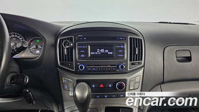 Hyundai Starex 2019 — photo 14