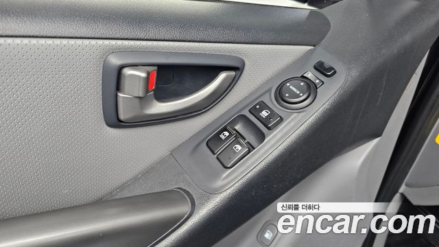 Hyundai Starex 2019 — photo 17