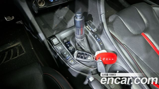Hyundai Veloster 2020 — photo 9