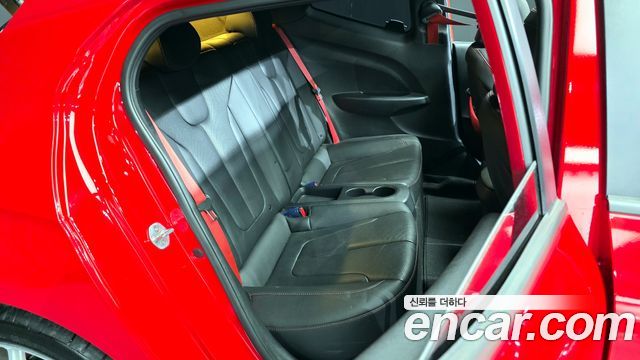Hyundai Veloster 2020 — photo 11