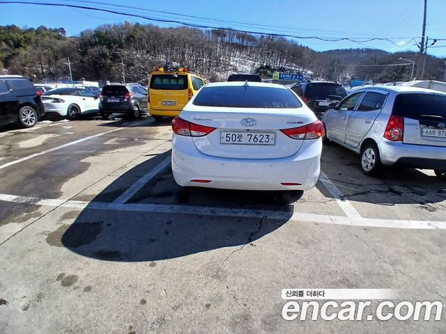 Hyundai AVANTE 2012 — photo 4