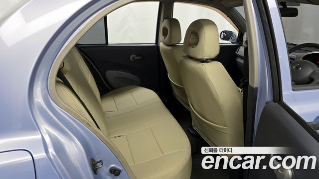 Nissan March 2002 — photo 12