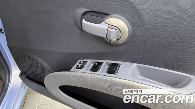 Nissan March 2002 — photo 16
