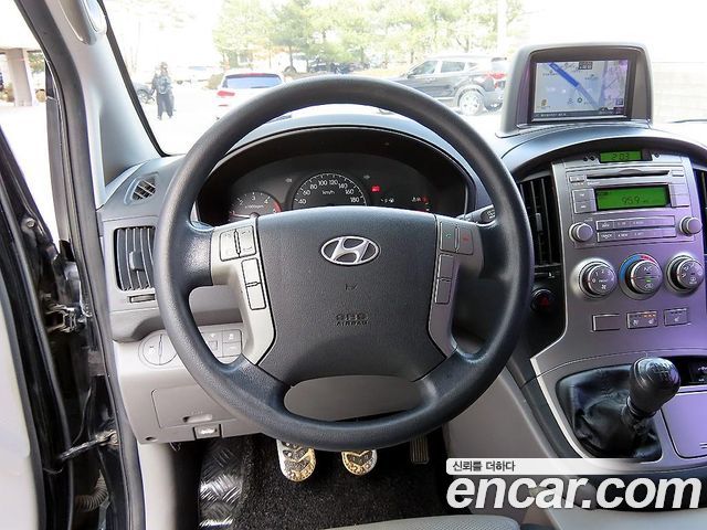 Hyundai Starex 2015 — photo 8