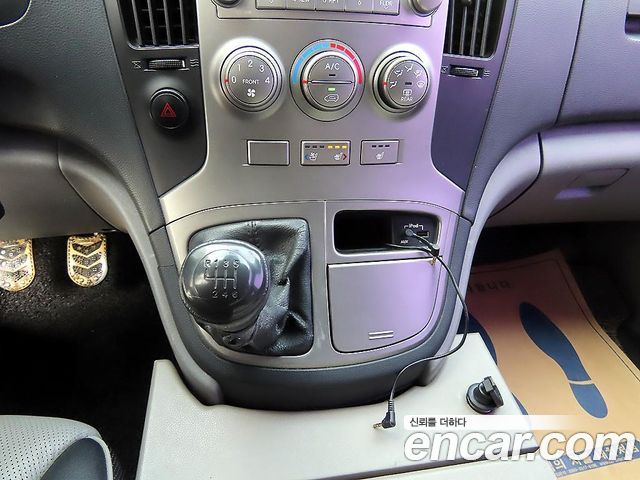 Hyundai Starex 2015 — photo 10
