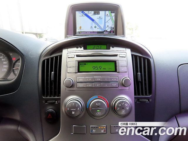 Hyundai Starex 2015 — photo 13