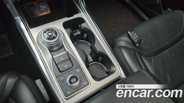 Ford Explorer 2021 — photo 9