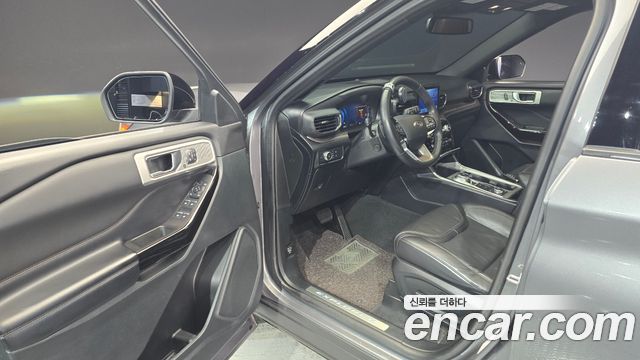 Ford Explorer 2021 — photo 10