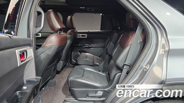 Ford Explorer 2021 — photo 12