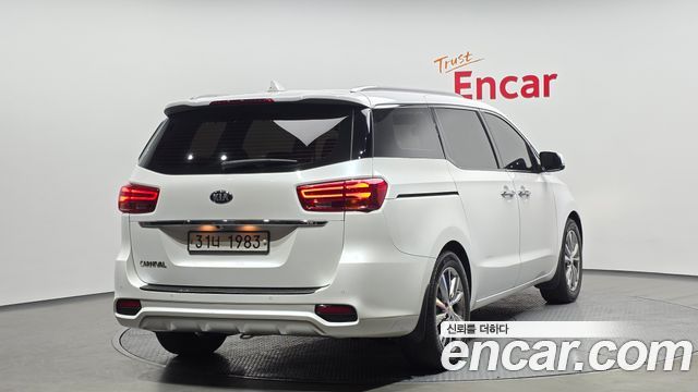 Kia Canival 2019 — photo 2