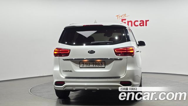 Kia Canival 2019 — photo 4