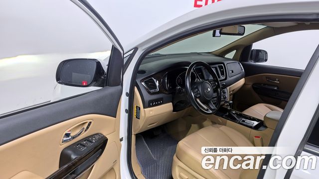 Kia Canival 2019 — photo 10