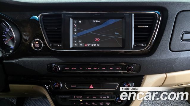Kia Canival 2019 — photo 14