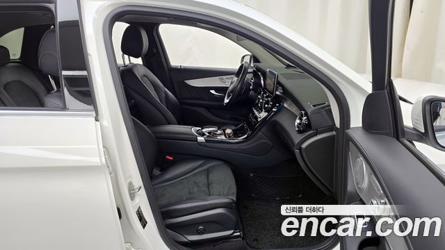 Mercedes-Benz GLC-Class 2019 — photo 11