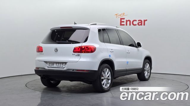 Volkswagen Tiguan 2015 — photo 2