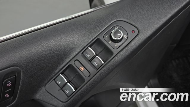 Volkswagen Tiguan 2015 — photo 17