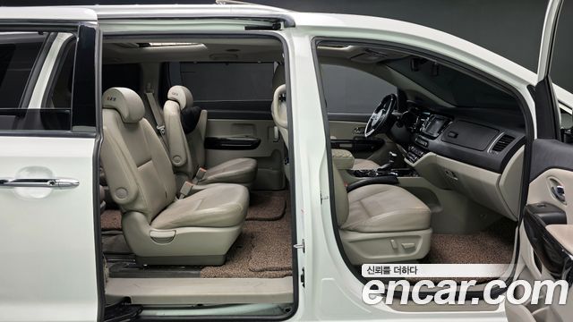 Kia Canival 2020 — photo 10
