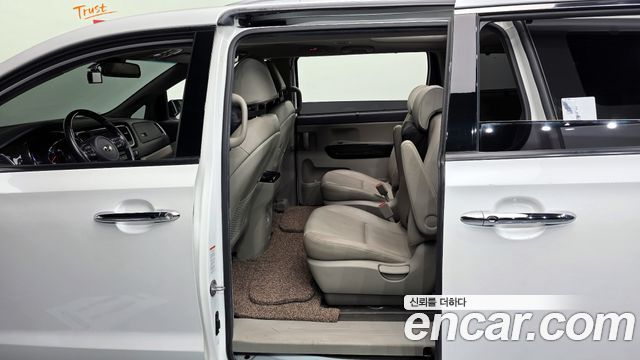 Kia Canival 2020 — photo 12