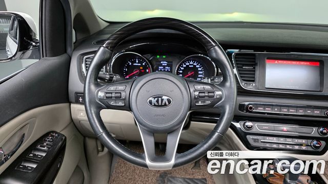 Kia Canival 2020 — photo 13